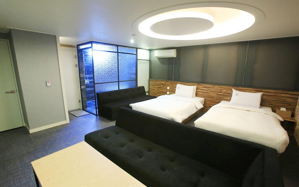 Merdi Hotel Suwon Esterno foto