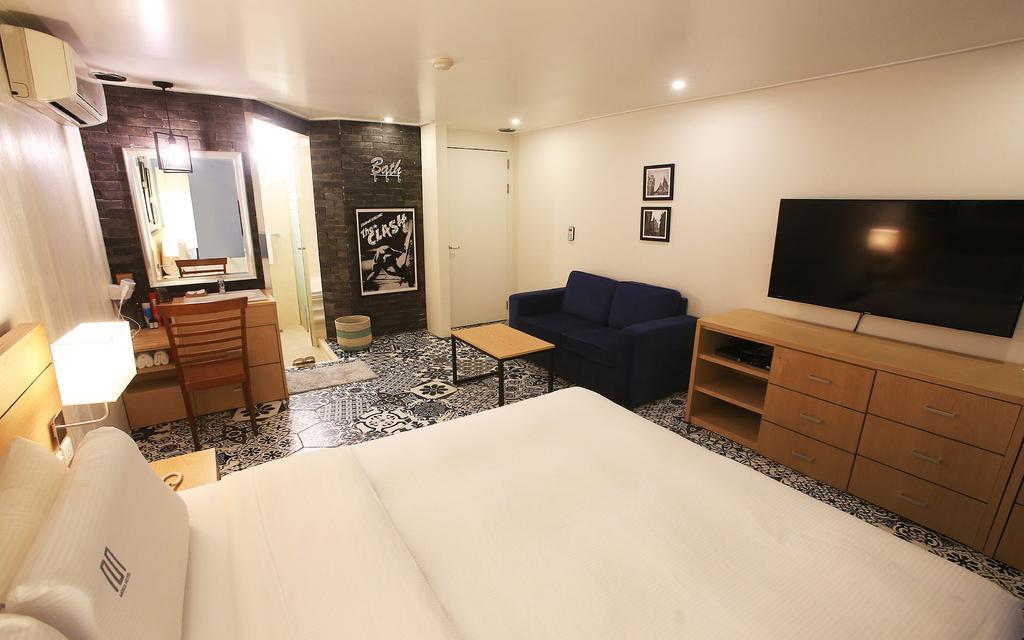 Merdi Hotel Suwon Esterno foto