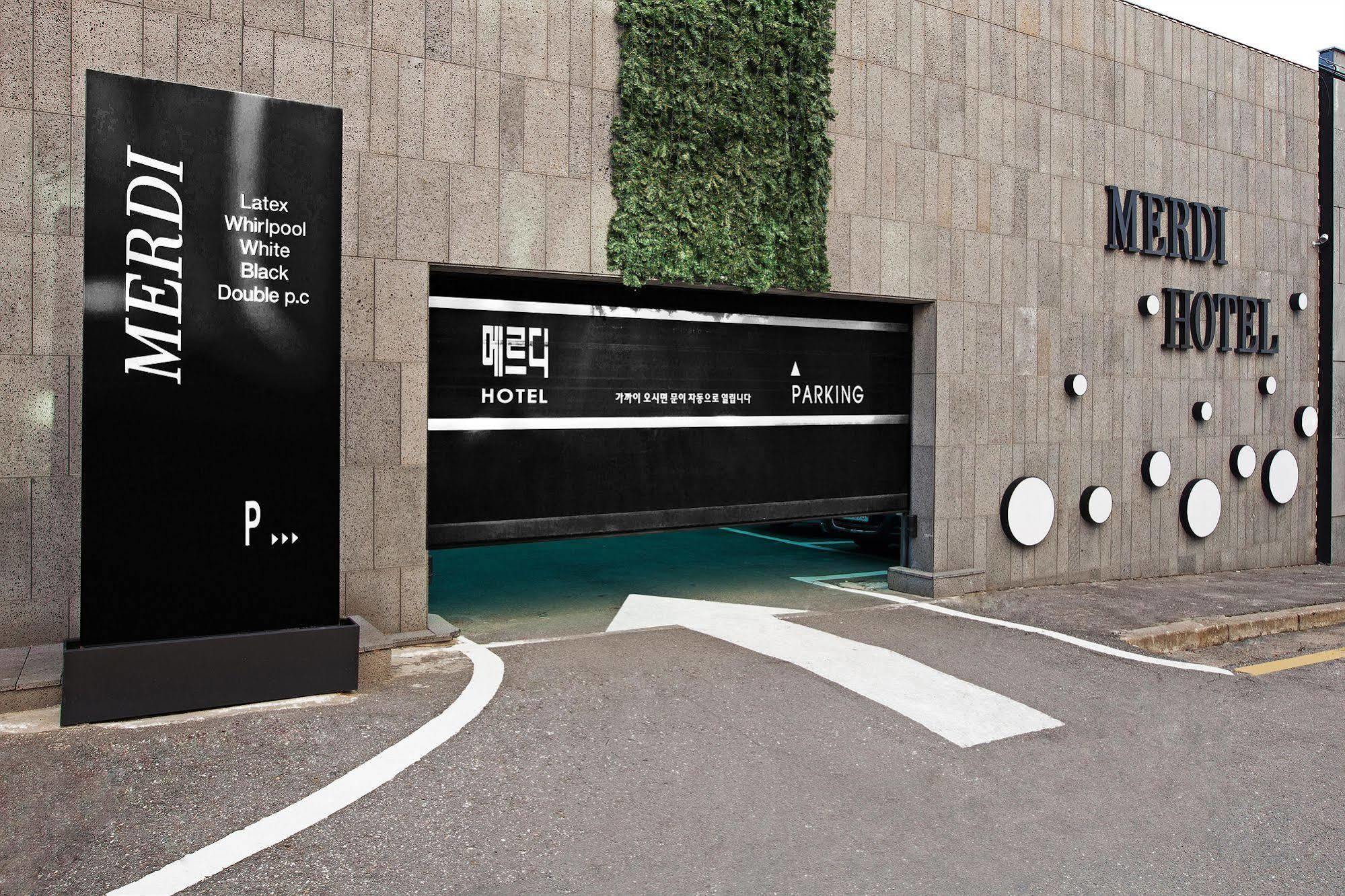 Merdi Hotel Suwon Esterno foto