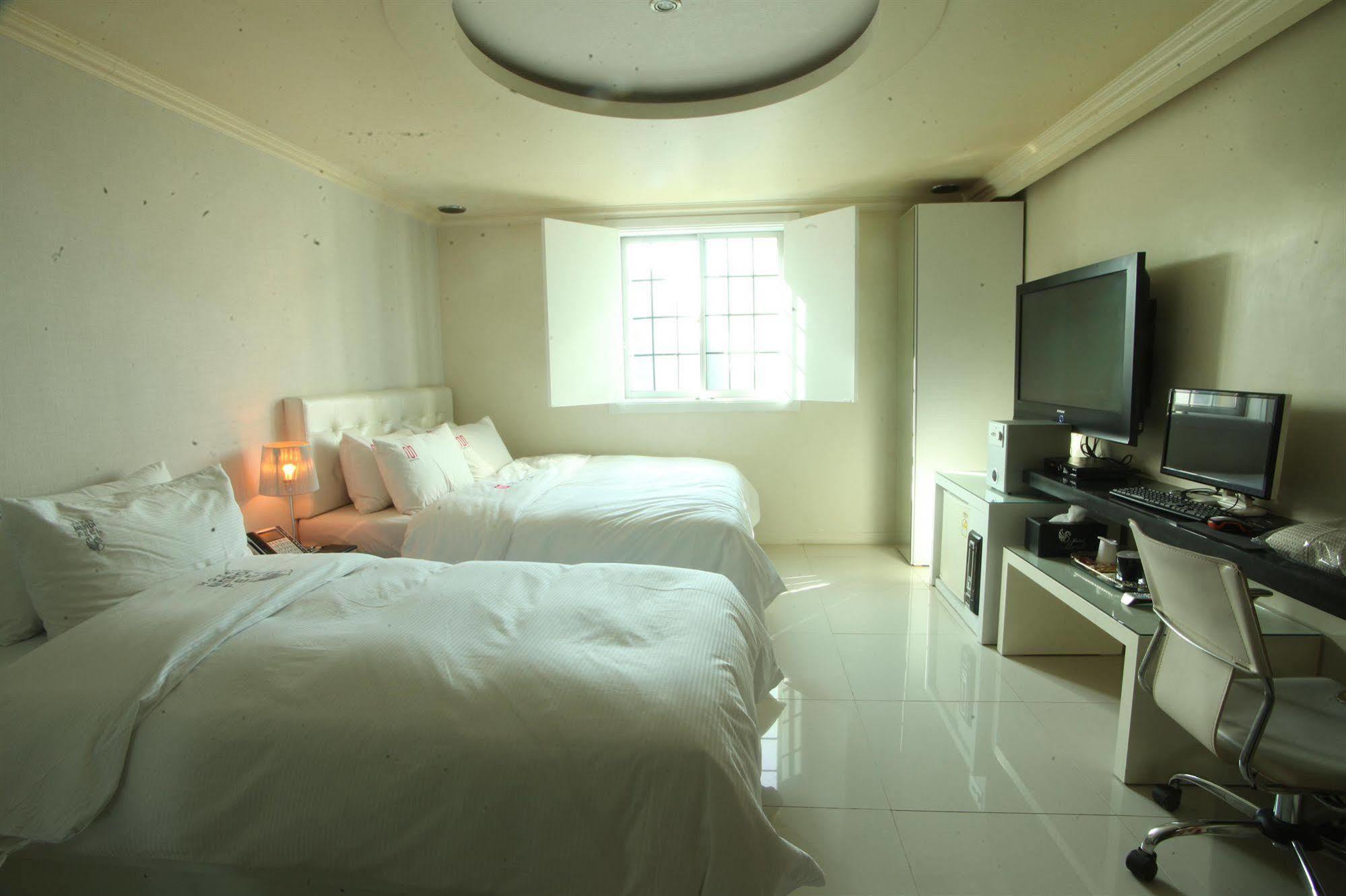 Merdi Hotel Suwon Esterno foto